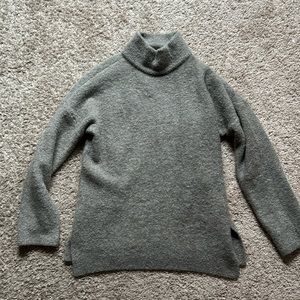 Abercrombie & Fitch Sweater